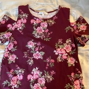 Wishful Park woman’s top